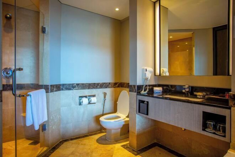 Bathroom 16