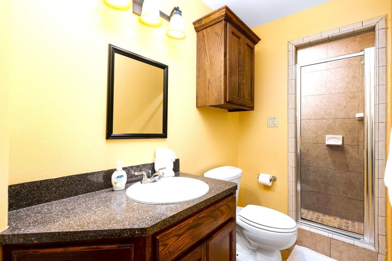 Bathroom 4, Lantana Retreat #1, Cameron