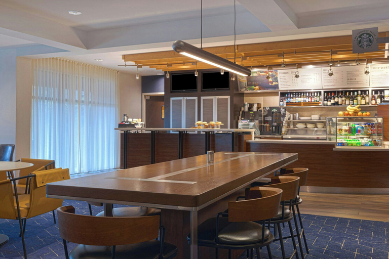 Food & Drinks 5, Courtyard by Marriott Portland Southeast/Clackamas, Clackamas