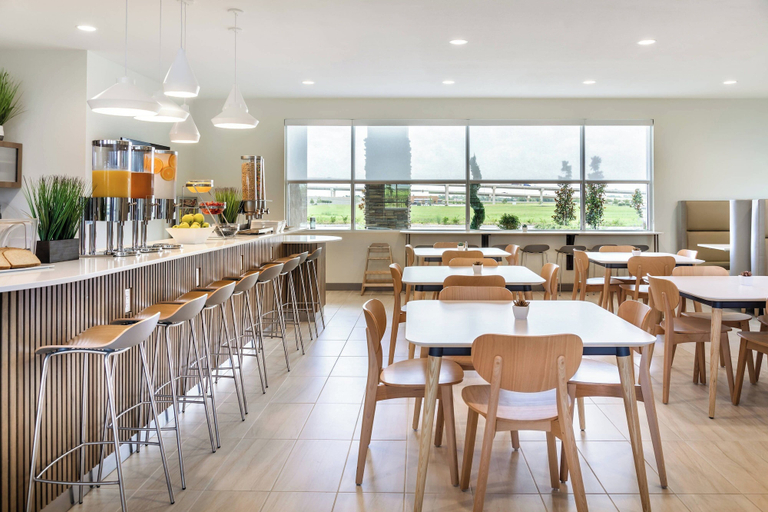 Food & Drinks 5, Element by Marriott Houston Katy, Houston