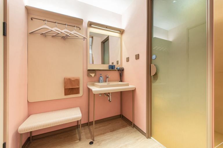 Bathroom 3, HanTing Hotel (Dalian Xian Road Subway Station), Dalian