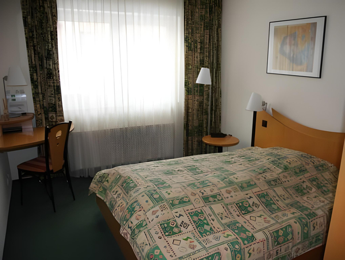 Bedroom 9