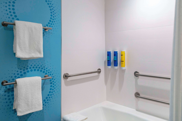 Bathroom 5, Tru By Hilton Manteca, Ca, San Joaquin