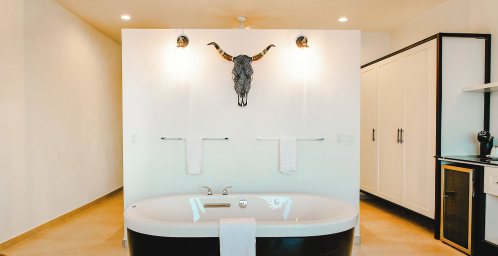 Bathroom 4, La Puesta, Compostela