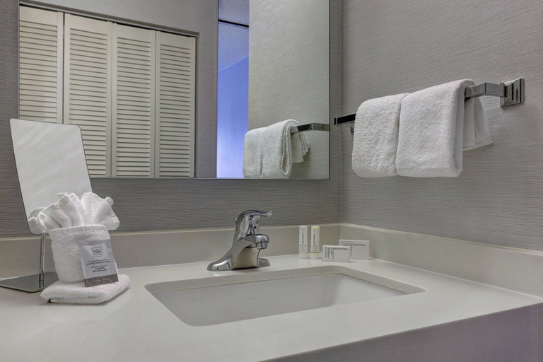 Bathroom 4, Courtyard by Marriott Portland Southeast/Clackamas, Clackamas
