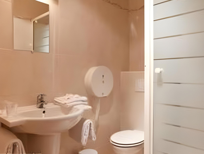 Bathroom 11