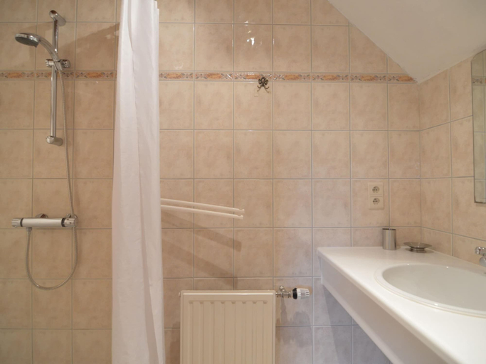 Bathroom 3, Family Cottage With Sauna, Liège