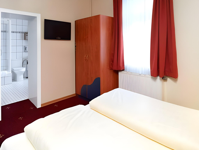 Bedroom 18