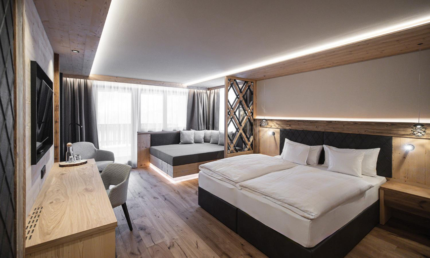 Bedroom 2, Hotel Alpenblick, Bolzano