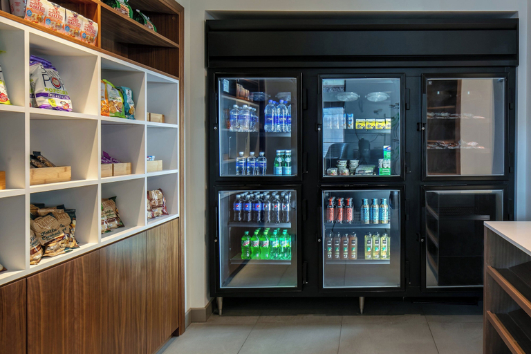 Food & Drinks 5, Element by Marriott Omaha Midtown Crossing, Douglas