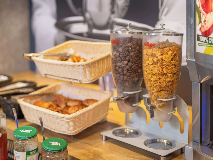 Food & Drinks 4, ibis budget Lyon Caluire Cite Internationale, Rhône