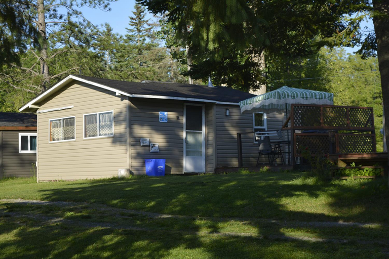 Exterior & Views 4, Trent River Cottages, Peterborough