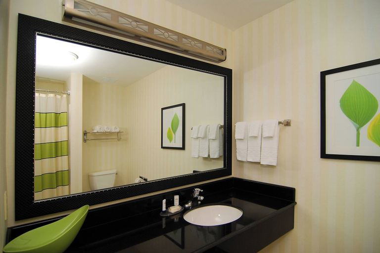 Bathroom, Fairfield Inn & Suites by Marriott Tehachapi, Kern