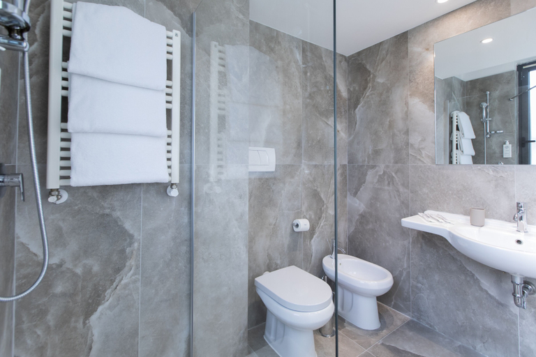 Bathroom 4, Garner Hotel ROME AURELIA by IHG, Rome
