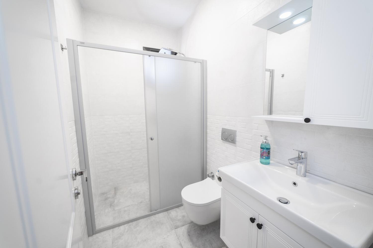 Shower 2, Butik Mor Salkım Evleri, Datça