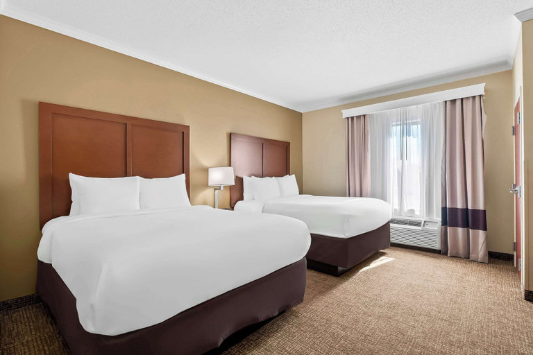 Bedroom 2, Comfort Suites, Bay