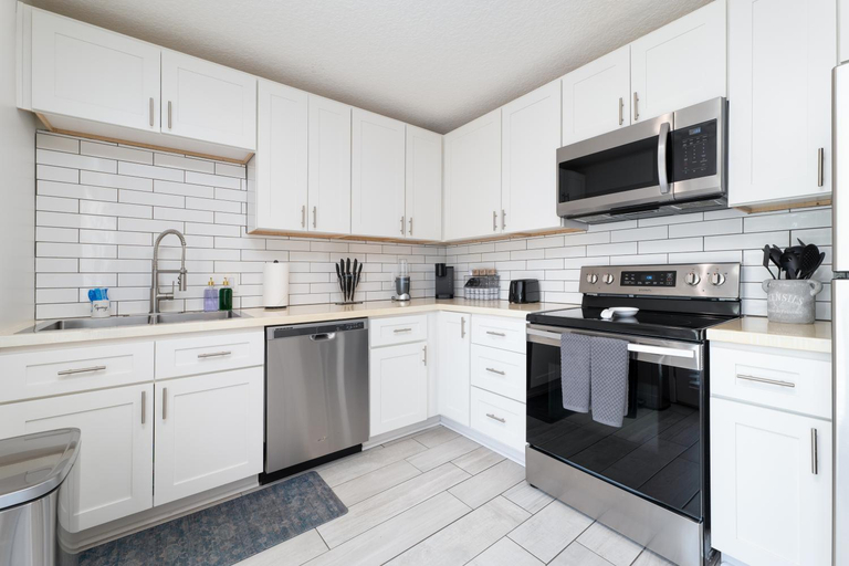 Others 4, Be A Nomad - 5 Bedroom Jacksonville Home Near Mayo Clinic - Sleeps 10, Duval