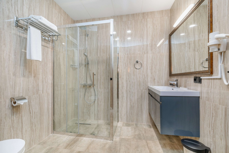 Bathroom 4, Best Western Tbilisi City Center, Tbilisi