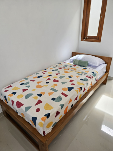bedroom 12