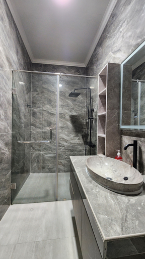 Bathroom 5, Geon Villa Tangerang, Tangerang
