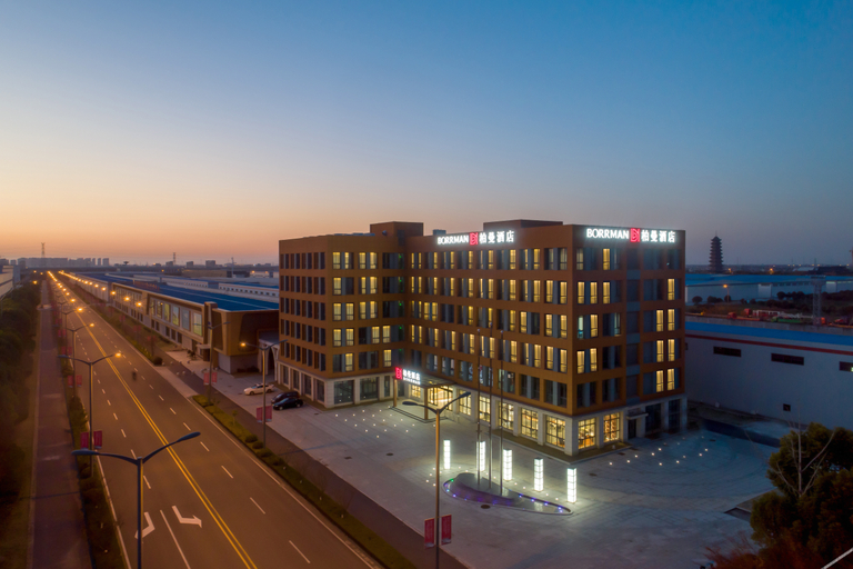 Exterior & Views