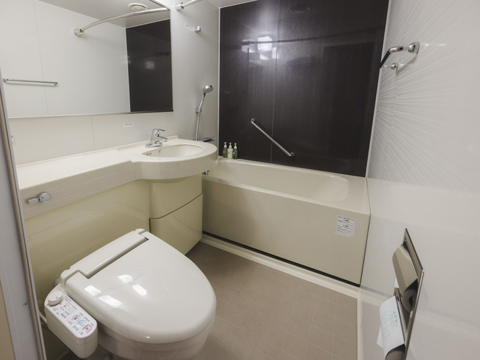 Bathroom 19