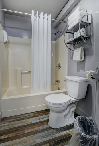 Bathroom 3, Canaan Motel, Somerset