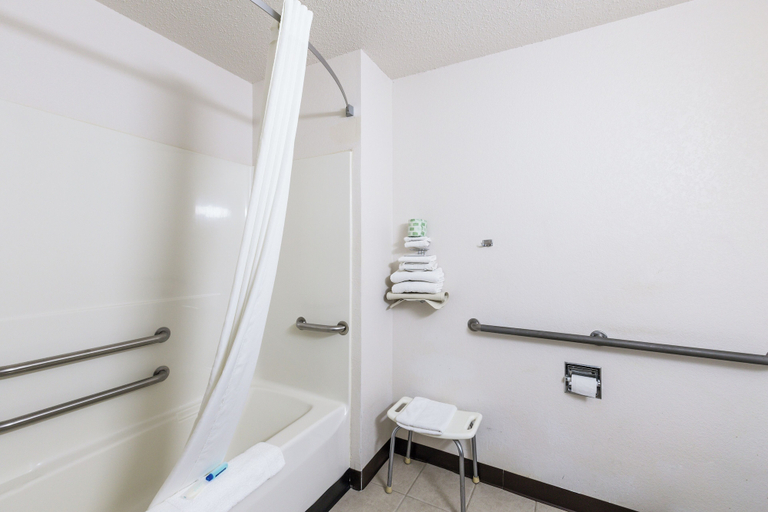 Bathroom 4, Americas Best Value Inn Charlotte, Eaton