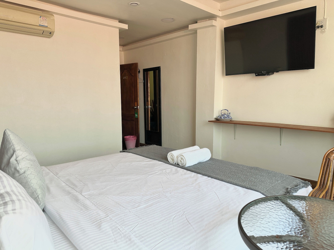 Bedroom 28
