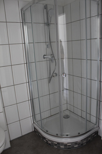 Bathroom 2, Garden Eden, Barnim