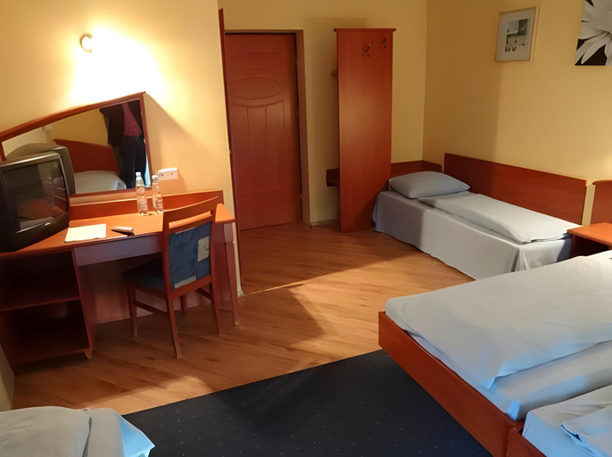 Bedroom 12