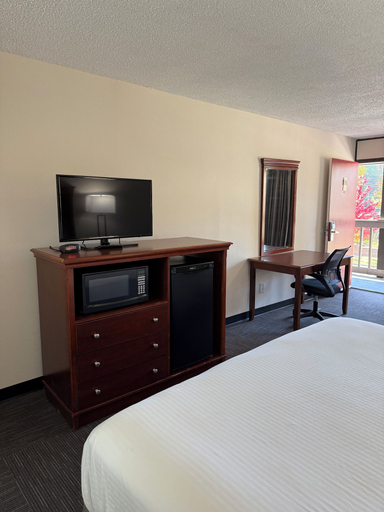 Bedroom 3, Great Smokies Inn Cherokee, Swain