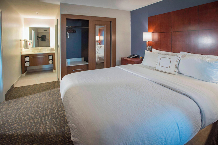 Bedroom 3, Residence Inn by Marriott Pensacola Downtown, Escambia