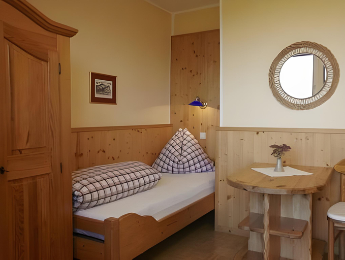 Bedroom 12
