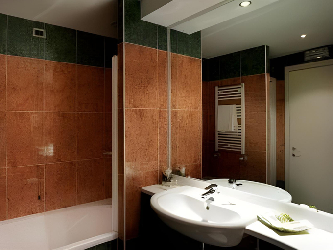 Bathroom 7