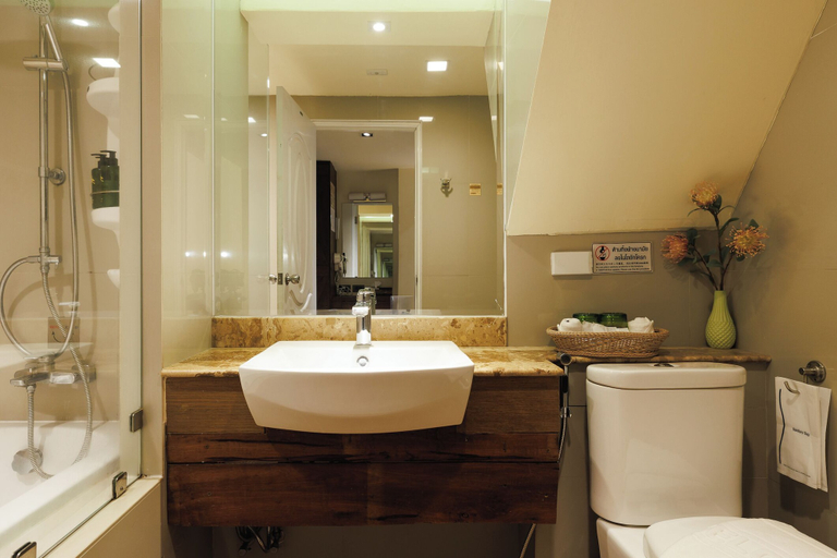 Bathroom 5, Le Charcoa Hotel, Muang Chiang Mai