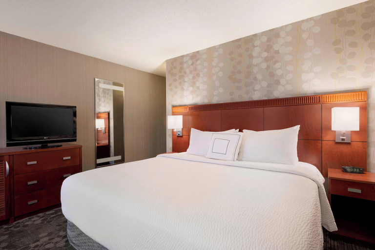 Bedroom 2, Courtyard by Marriott Akron Fairlawn, Summit