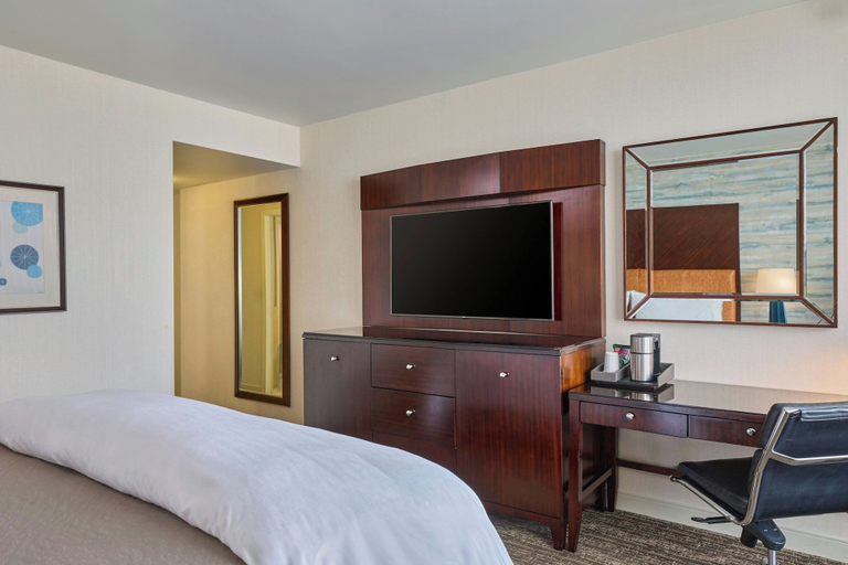 Bedroom 4, The Westin Washington National Harbor, Prince George's