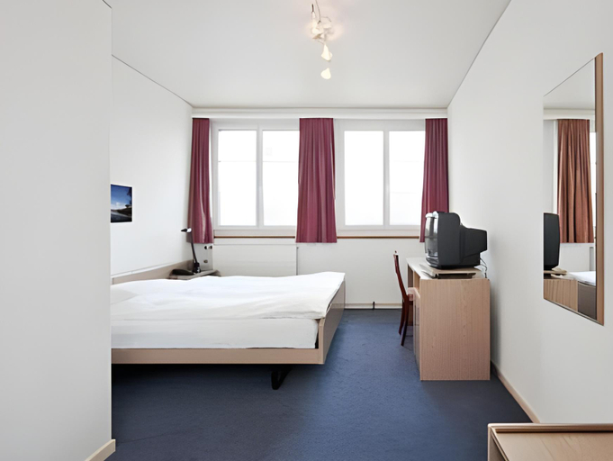 Bedroom 10