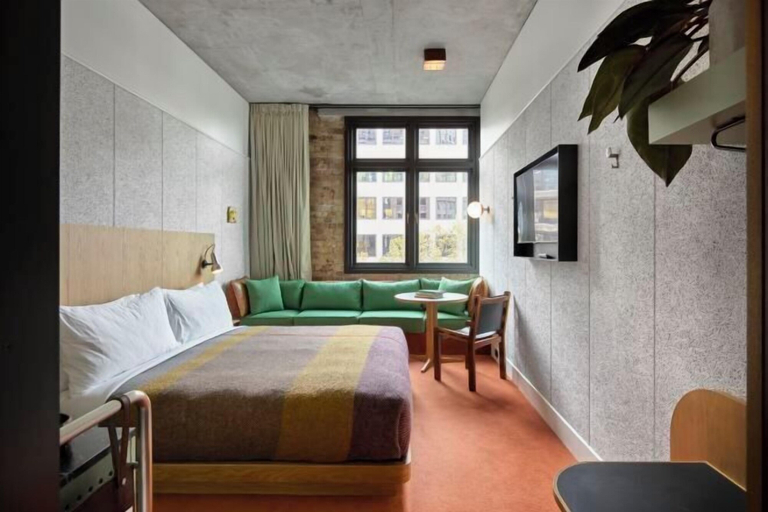 Bedroom 27