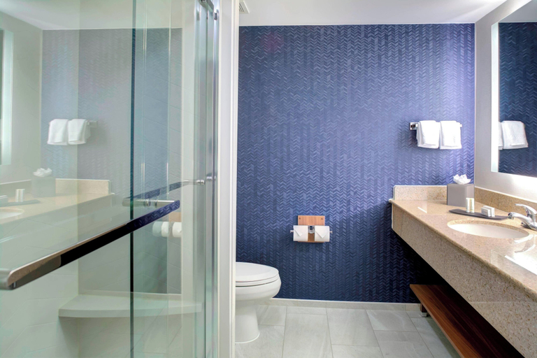 Bathroom 5, Fairfield Inn & Suites by Marriott Virginia Beach Oceanfront, Virginia Beach