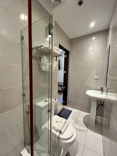 Bathroom 4