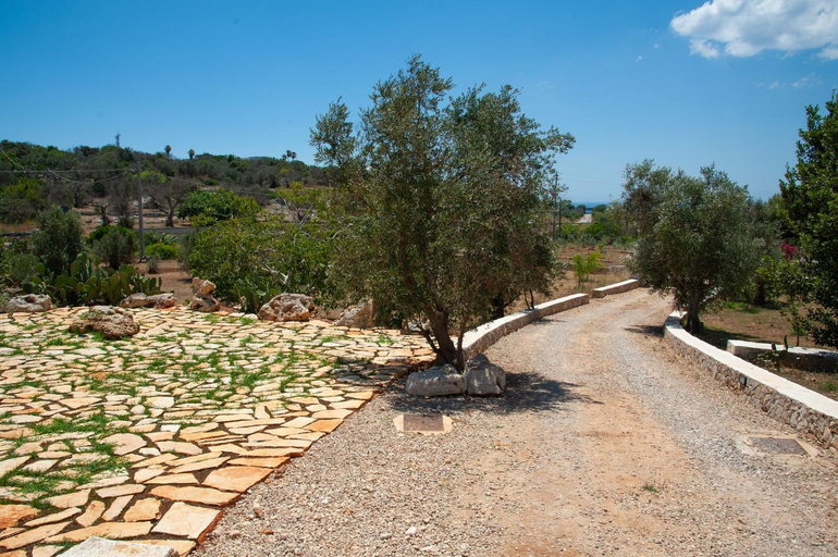 Others 4, Villa Luce, Lecce