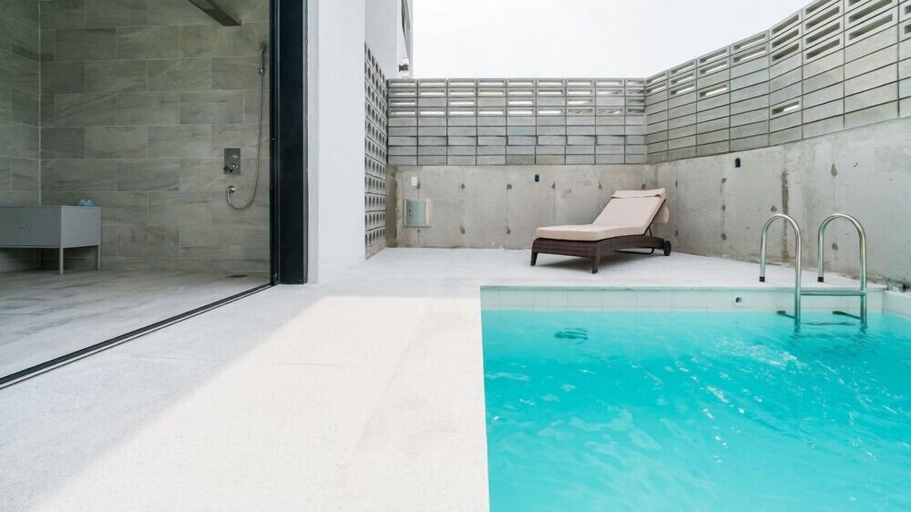 Swimming Pool 2