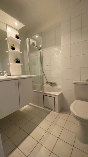 Bathroom, Apartment in Nieuwpoort With Sea Views, West-Vlaanderen