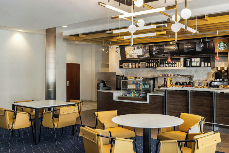 Food & Drinks 4, Courtyard by Marriott Burlington Mt. Holly Westampton, Burlington