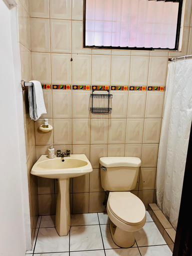 Bathroom 3, Casa de Montana para 27 pax, San Rafael