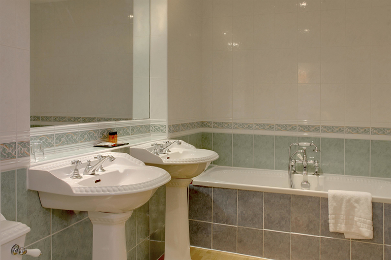 Bathroom 4, Moore Place Hotel, BW Signature Collection, Central Bedfordshire