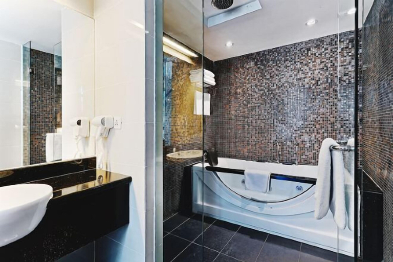 Bathroom 11