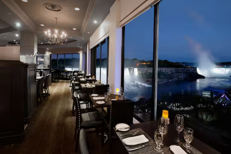Food & Drinks 4, The Brock Niagara Falls Fallsview, Tapestry by Hilton, Niagara